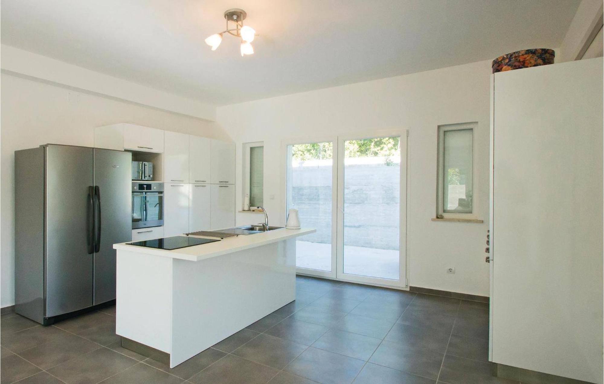 Stunning Apartment In Grscica With Kitchen Prizba Eksteriør bilde