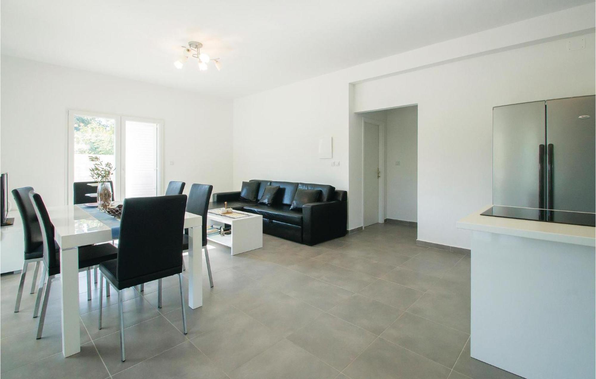 Stunning Apartment In Grscica With Kitchen Prizba Eksteriør bilde